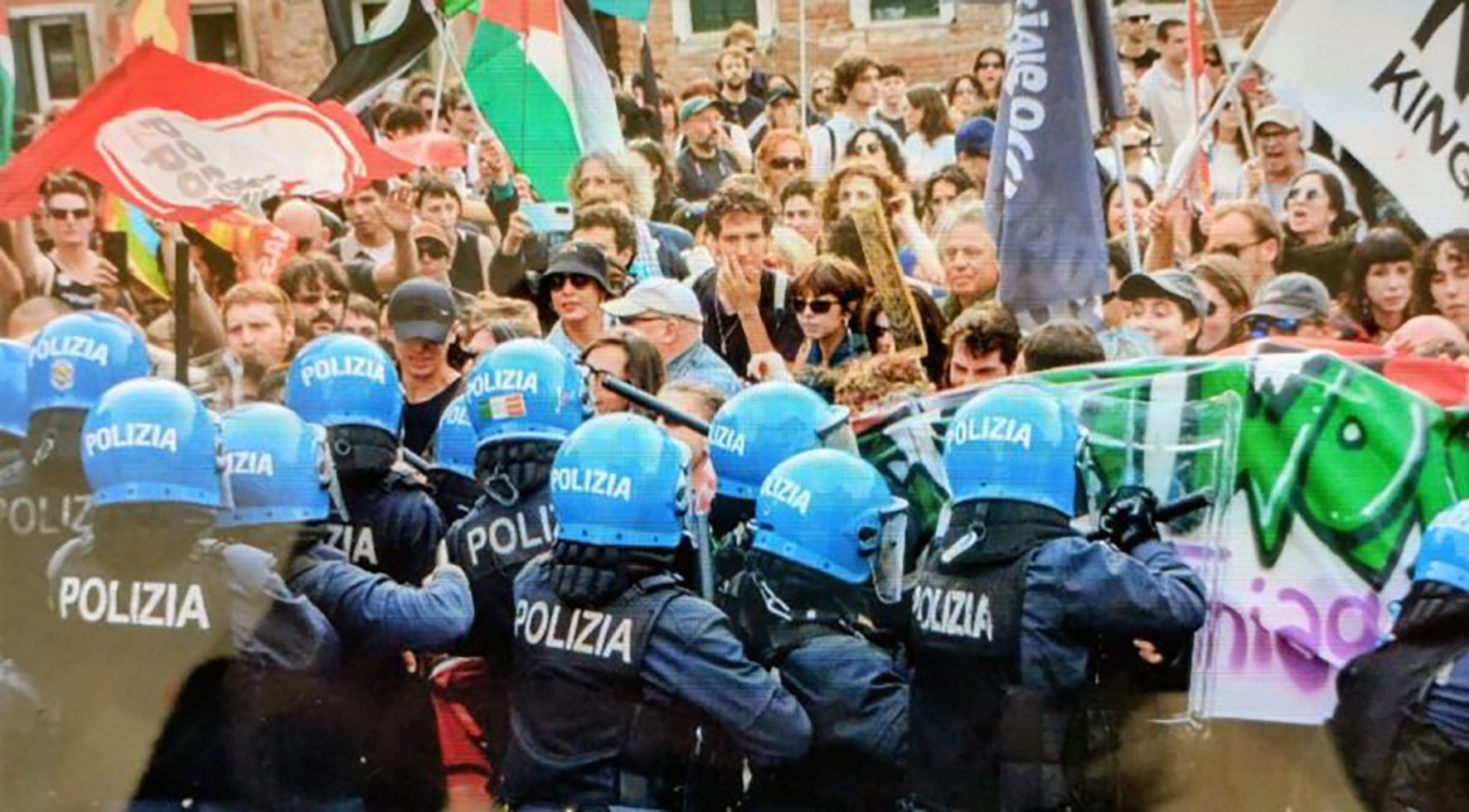 Protestas en la 61ª Bienal de Arte de Venecia